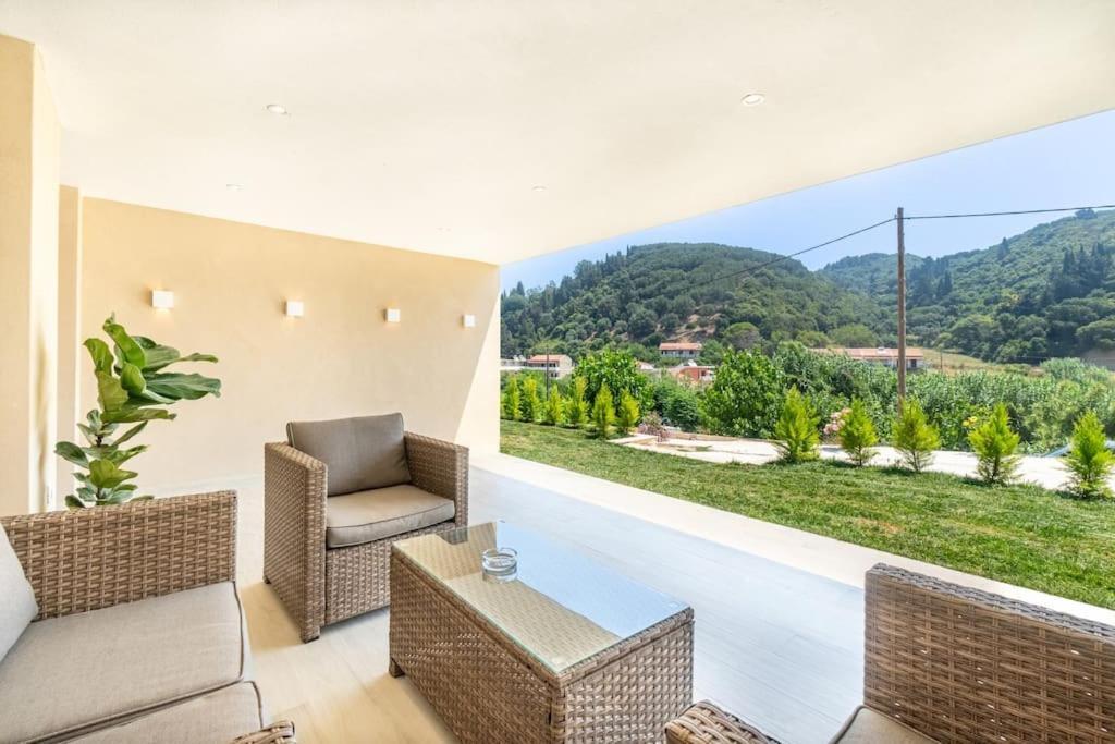 Villa Vasillis-Heated Swimming Pool With Infinity View Vitaládes Exterior foto